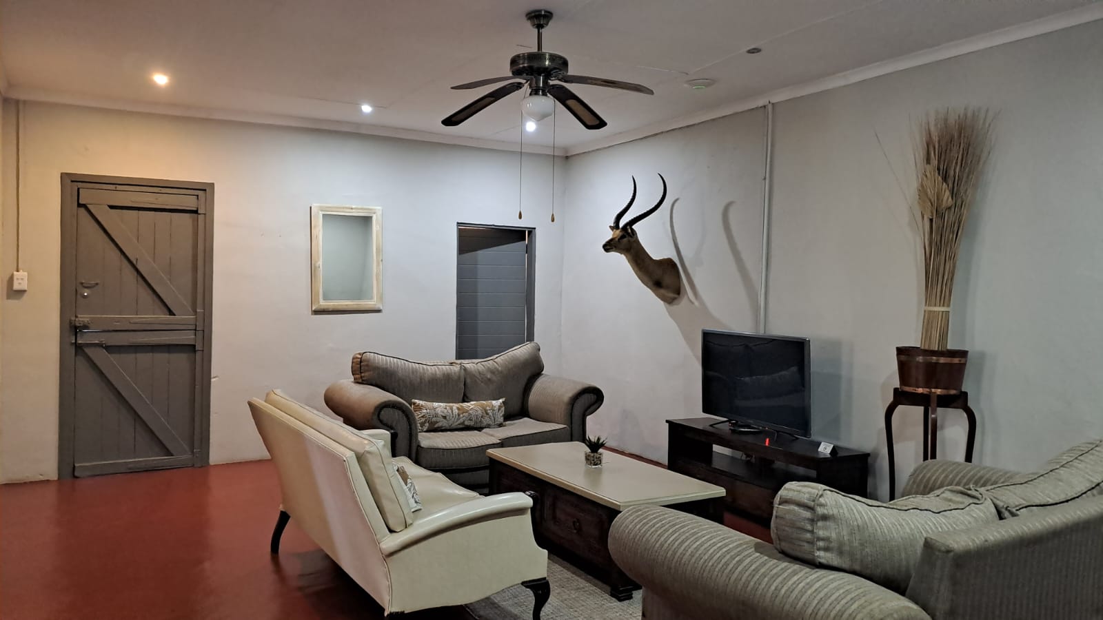 6 Bedrooms Farm House